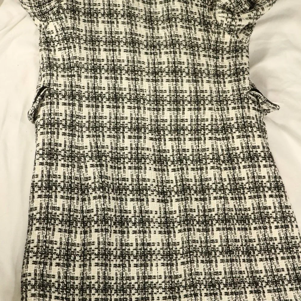 NINE WEST Black/White Patterned Long Coat Sz 12 US - Picture 15 of 16